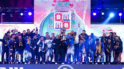 لأول مرة في التاريخ.. بورتو يتوج بلقب كأس الرابطة البرتغالية بعد الفوز على سبورتينج لشبونة