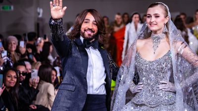 تكريم هاني البحيري باليونسكو بعد تألقه بـ ديفيليه مصري عالمي في أسبوع الموضة الفرنسي