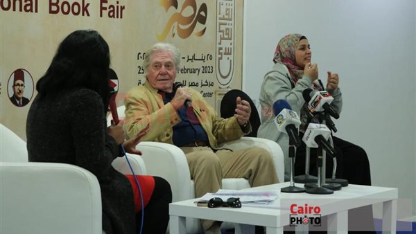 حسين فهمي في ندوة