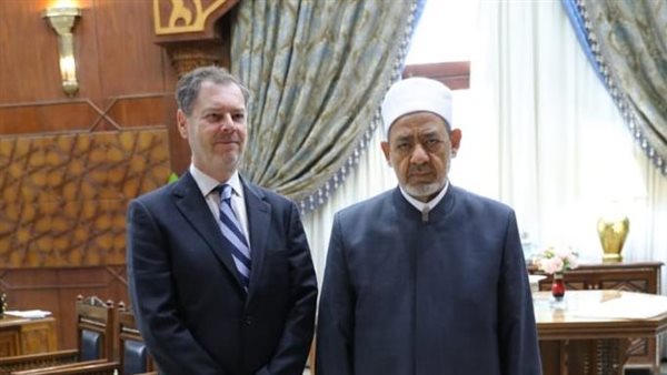   شيخ الأزهر والسفير