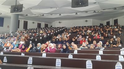 صيدلة حلوان تنظم معسكرًا لريادة الأعمال خلال إجازة نصف العام الدراسي 