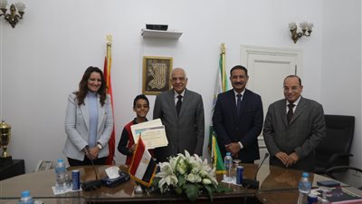 نماذج مشرفة.. محافظ الجيزة يكرم الطلاب المتفوقين عمليًا ودراسيًا
