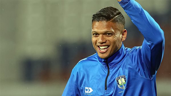 ريان دي فريس مهاجم