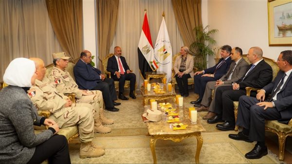  جانب من توقيع مذكرة