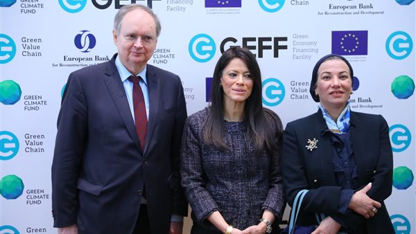 وزيرة البيئة تشارك