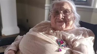معمرة تتخطى الـ 100 عام تكشف سر حياتها الطويلة: لا أتحدث إلى الرجال الغرباء 