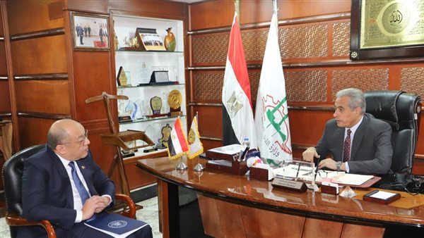 وزير القوى العاملة