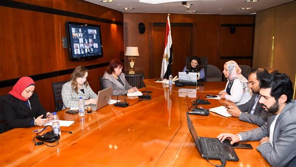 لقاء وزيرة الهجرة