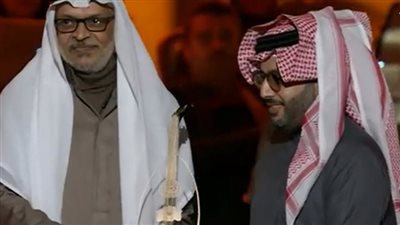 تكريم طلال مداح.. نجل الراحل يتسلم 3 جوائز بـ ليلة صوت الأرض