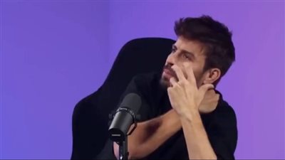 بسبب شاكيرا.. صافرات الاستهجان تلاحق بيكيه في توزيع جوائز Twitch