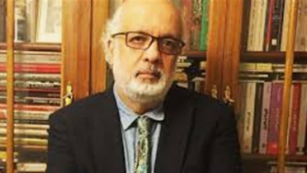 الفنان التشكيلي مصطفى