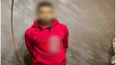 تاجر مطاوي.. حبس مسجل خطر بالمعادي بحوزته 18 قطعة سلاح أبيض 