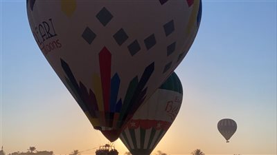 تحليق 25 رحلة بالون طائر على متنها 500 سائح بالأقصر 
