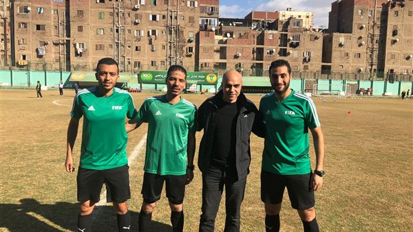 طاقم حكام مباراة