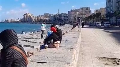 تحذيرات من سقوط أمطار على الإسكندرية بالتزامن مع آخر أيام نوة الكرم | بث مباشر