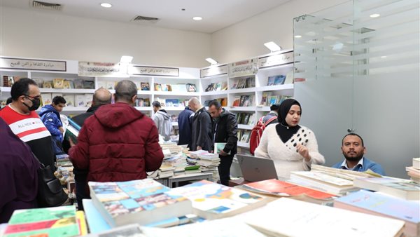 الإقبال على معرض