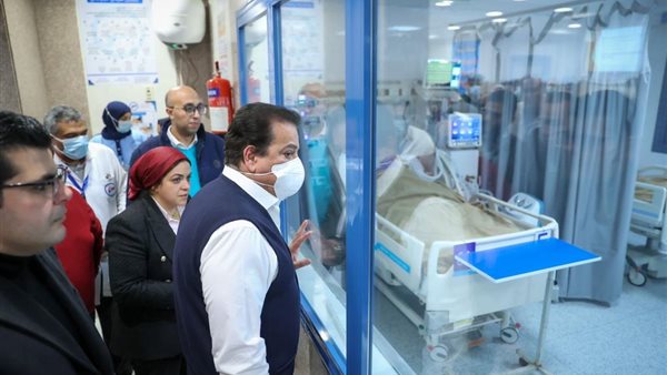 وزير الصحة خلال جولته