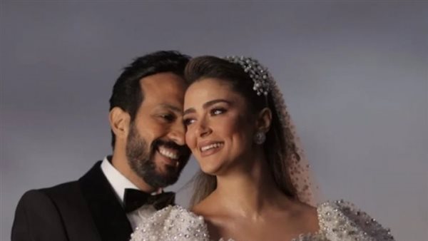 أحمد عصام وزوجته