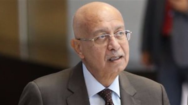 الدكتور شريف إسماعيل