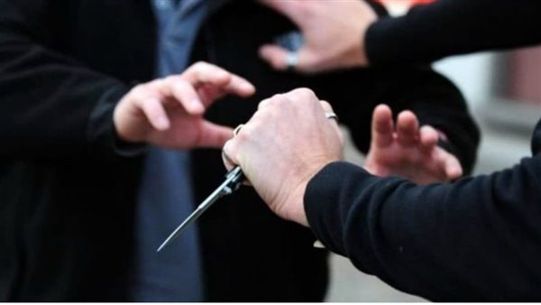 تعرض شاب مصري للطعن