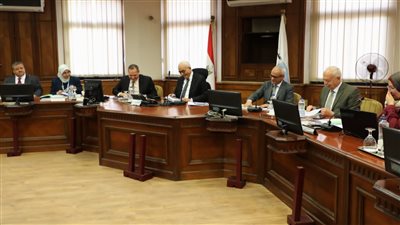 وزير التعليم يوجه بتحديث كراسات المعايير الخاصة بالمدارس اليابانية والنيل الدولية