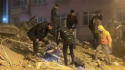 ارتفاع أعداد الضحايا في زلزال تركيا إلى 1498 شخصًا