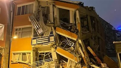 قوته 7.3 ريختر.. صحيفة فرنسية: 500 قتيل في سوريا وتركيا بسبب الزلزال 