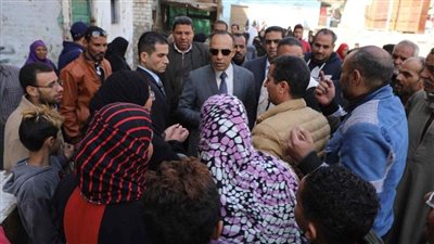 نائب محافظ المنيا يتفقد عمارات الإيواء بحي جنوب 