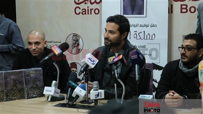 كريم فهمي: لما تشوفوا أزمة منتصف العمر كله هتفهموا الحدوتة.. وخطوة الإخراج مؤجلة بالنسبة لي