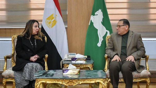 محافظ الشرقية ونائبة