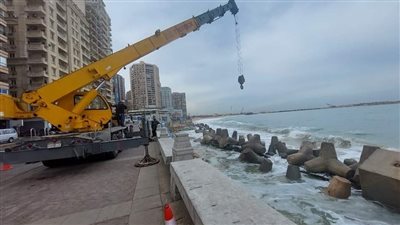 تحرك عاجل من الري بعد هبوط رصيف بطريق الكورنيش في الإسكندرية