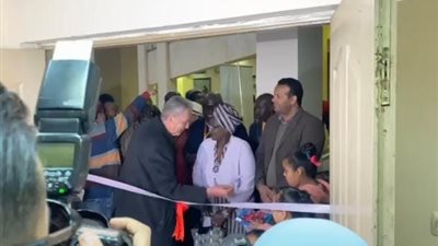 محمود حميدة وسيد رجب وصبري فواز يفتتحون معرضين للسينما المصرية والسنغالية في مهرجان الأقصر