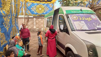 الكشف على 1959 مريضًا في قافلة علاجية بالدقهلية