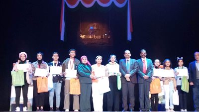 التعليم تكرم الطلاب الفائزين في المسابقة الفنية لمحات من الهند