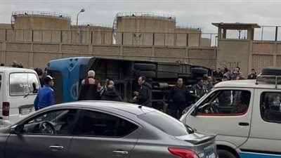 إصابة 17 شخصا في انقلاب أتوبيس نقل عام بعين شمس