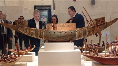 وفد من الاتحاد الأوروبي لعملية السلام في الشرق الأوسط يزور المتحف القومي للحضارة المصرية | صور