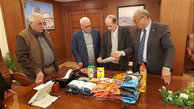 محافظ بورسعيد: 20 ألف كرتونة سلع غذائية لمحدودي الدخل والأسر الأكثر احتياجا