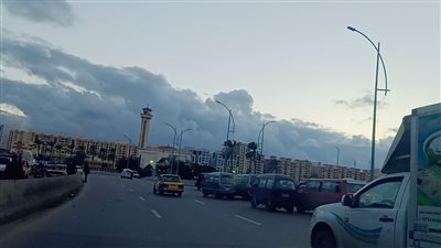 سحب ركامية بالسماء.. أجواء غير مستقرة في اليوم العاشر لنوة الكرم بالإسكندرية