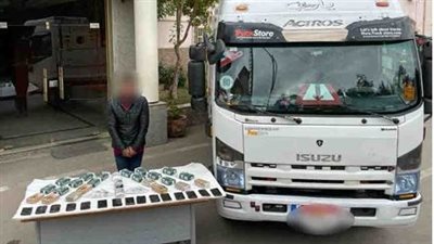 مخبأ سري بسقف كابينة السيارة.. حبس المتهم بحيازة 15 كيلو حشيش في القاهرة