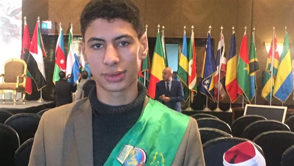 الطالب الفائز 