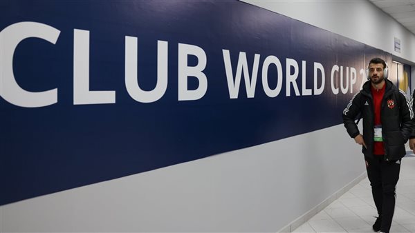 وصول الأهلي إلى ملعب