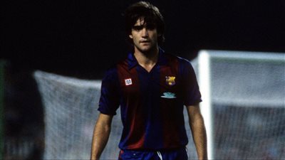 وفاة ماركوس ألونسو بينيا لاعب برشلونة وأتلتيكو مدريد السابق 