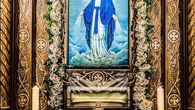 انسياب الزيت من أيقونة السيدة العذراء بكنيسة الأنبا بيشوي ببورسعيد للعام الـ33 | صور 