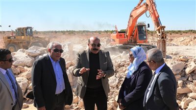 محافظ أسوان: نسعى للتنسيق مع الوزارات والجهات المعنية لجذب المزيد من الفرص الاستثمارية