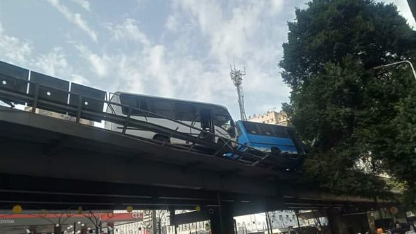 حادث تصادم ميني باص