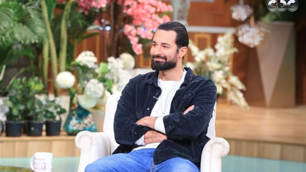 الفنان أحمد حاتم