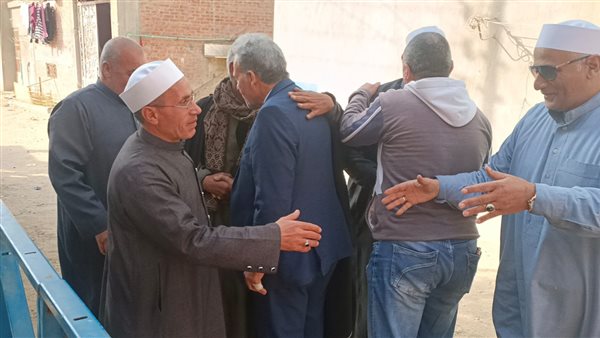 جانب من عزاء طبيب