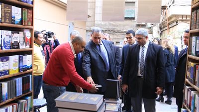 نقيب المحامين يفتتح المعرض السنوي للكتب والموسوعات القانونية