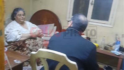 استجابة لـ القاهرة 24.. وفد طبي يفحص حالة السيدة المصابة بالسمنة المفرطة في الأميرية