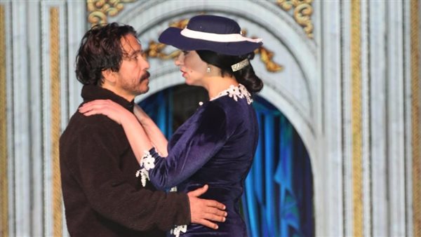  العرض المسرحي الأول